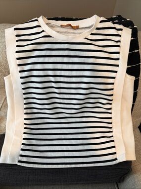 Belldini Black & White Striped Sleeveless Knit Tank
